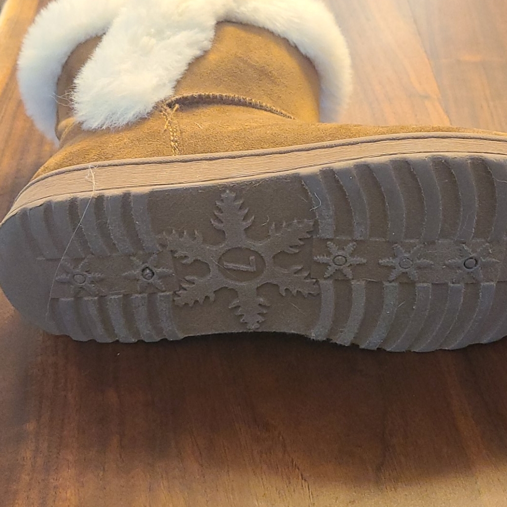 Tan Boots - Picture 2 of 4